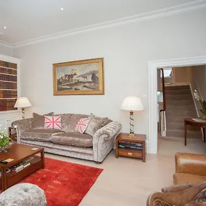  Holiday home Lux Centre Property, Slps 8